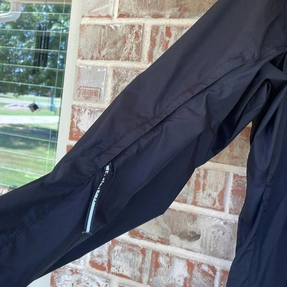 Reebok Black Half Zip Hooded Windbreaker - Picture 2 of 11